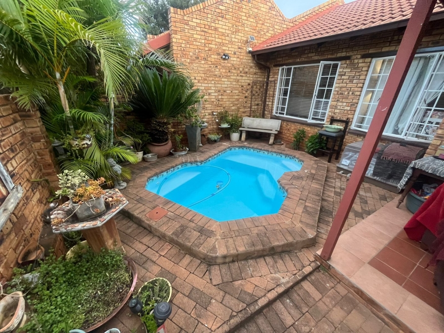 3 Bedroom Property for Sale in Safari Gardens North West